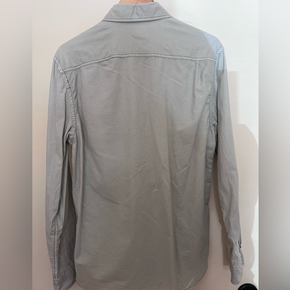 Men’s casual button up. - Picture 2 of 4